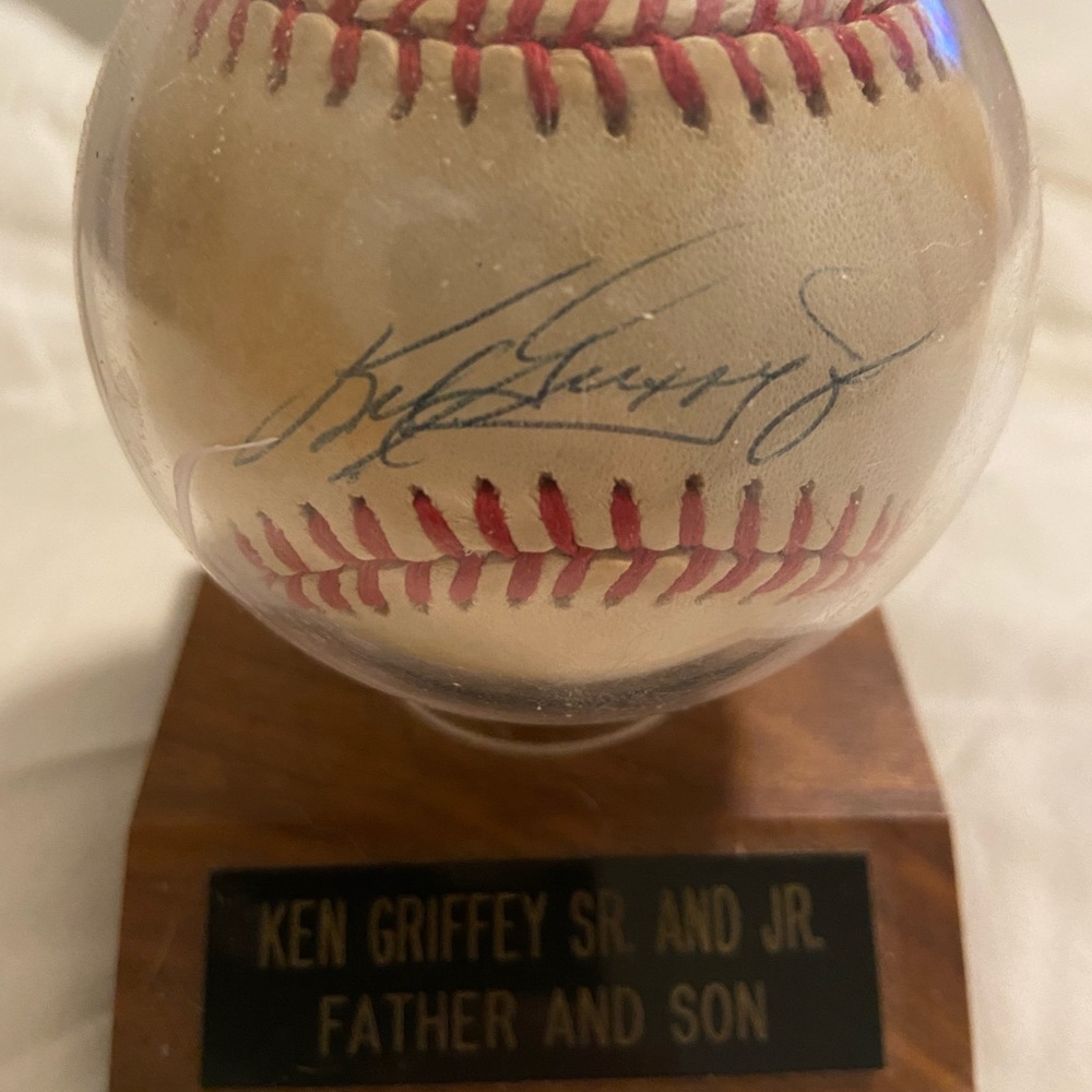 KEN GRIFFEY JR. SIGNED AUTOGRAPHED BASEBALL! VERY RARE HOMERUN DERBY BALL 1997